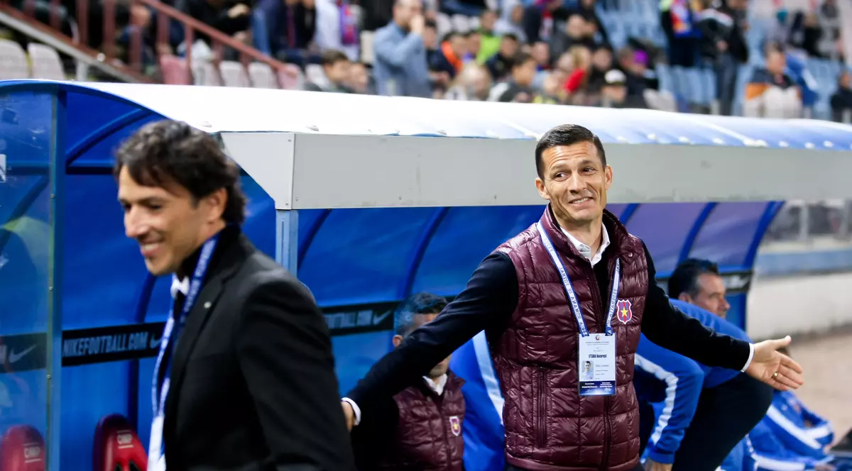 ULUITOR! Un antrenor din Liga I îl numeşte "preş" pe viitorul şef al statului 