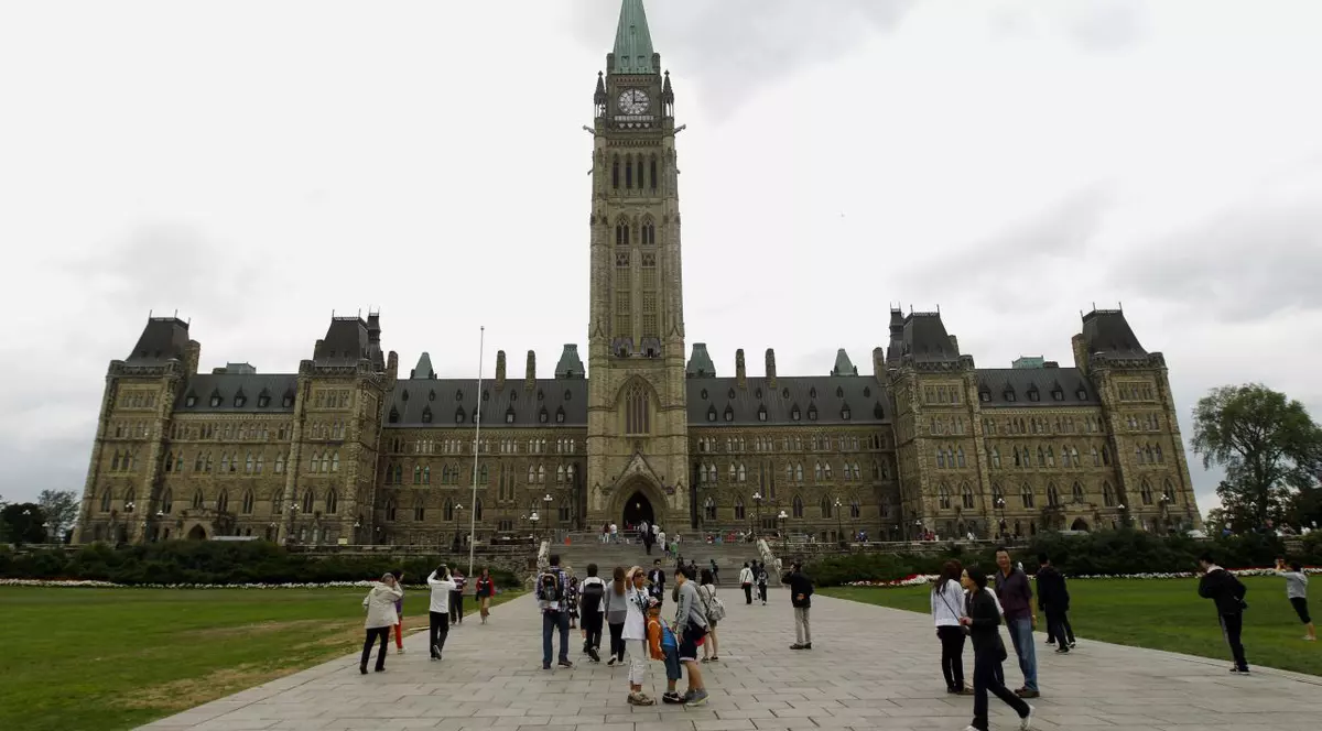 Focuri de armă în Parlamentul canadian! Un soldat a fost împuşcat | VIDEO ŞOCANT