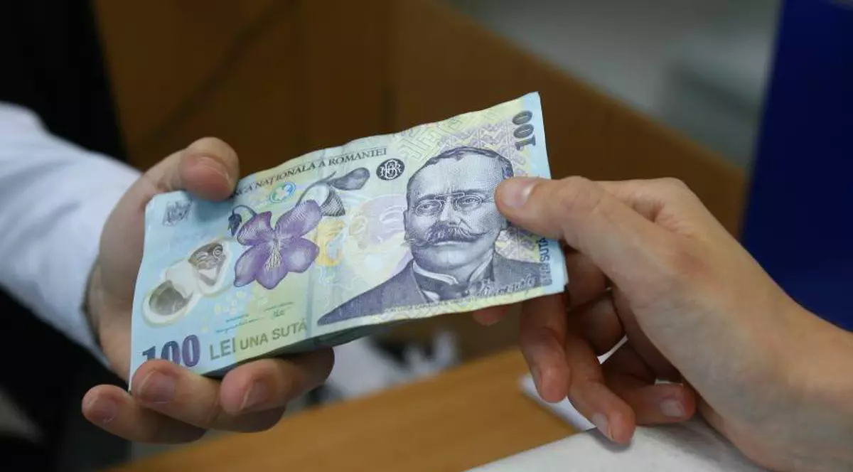 Se ieftinesc creditele în lei!