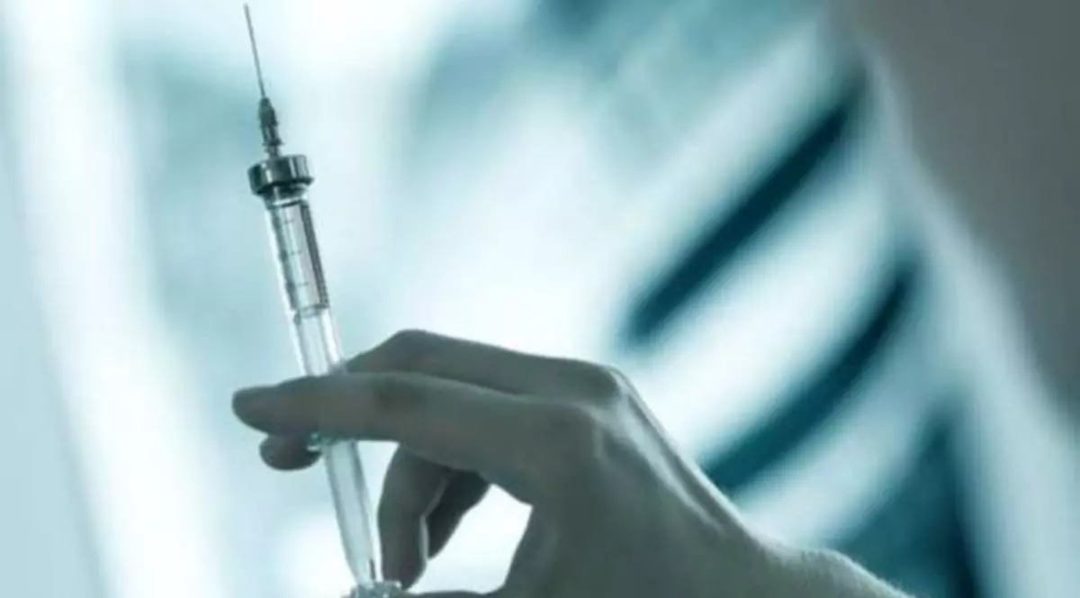 Adevărul despre mitul femeii care ar înțepa oameni cu ace infestate cu HIV. Poliția face lumină în acest caz