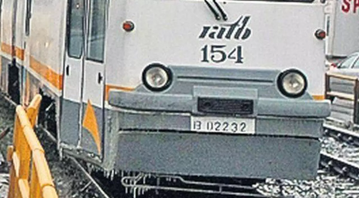 Un tramvai de pe linia 41 a deraiat miercuri seară la Podul Ciurel, din București