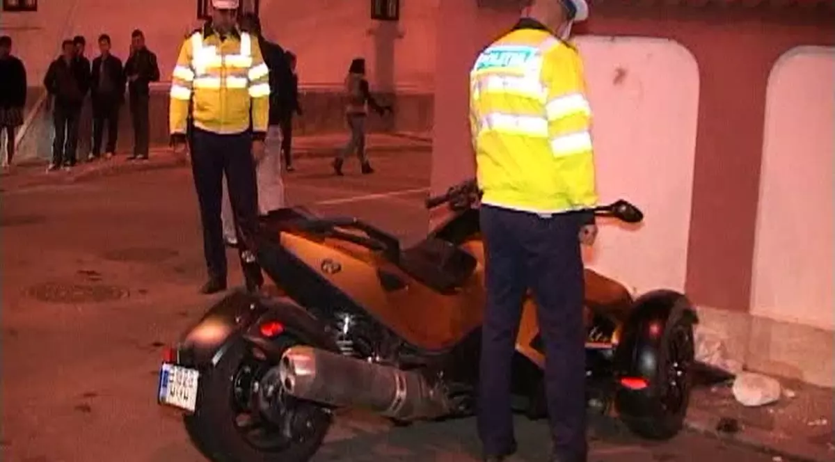 Accident grav de motocicletă la Piteşti. DOI BĂRBAŢI în stare GRAVĂ!