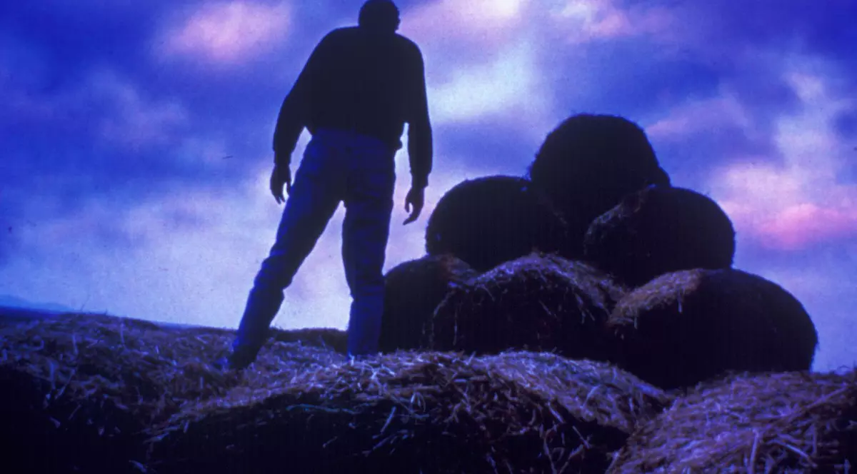 Şi-au TORTURAT fetiţa, convinşi fiind că este VRĂJITOARE. POVESTEA CUTREMURĂTOARE desprinsă din FILME cu EXORCIZĂRI 