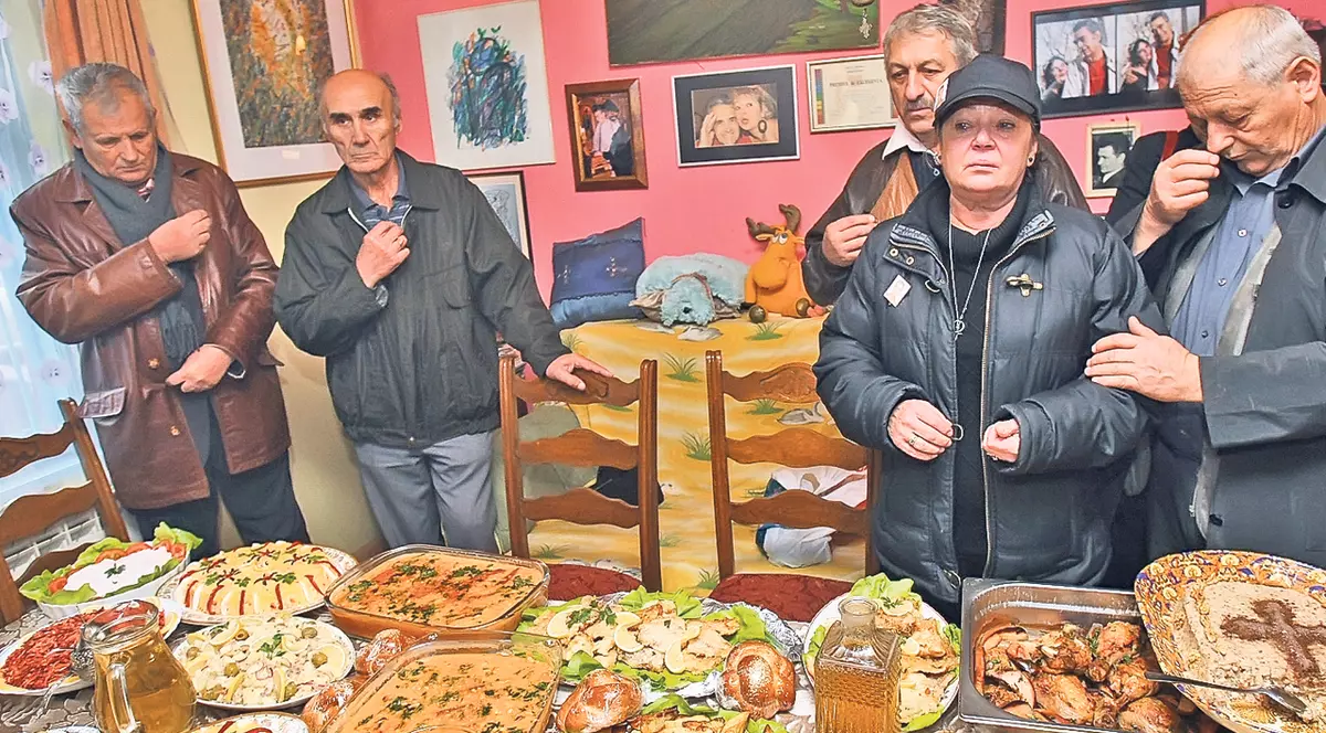 Anca Pandrea i-a sărutat hainele și pantofii lui Iurie Darie