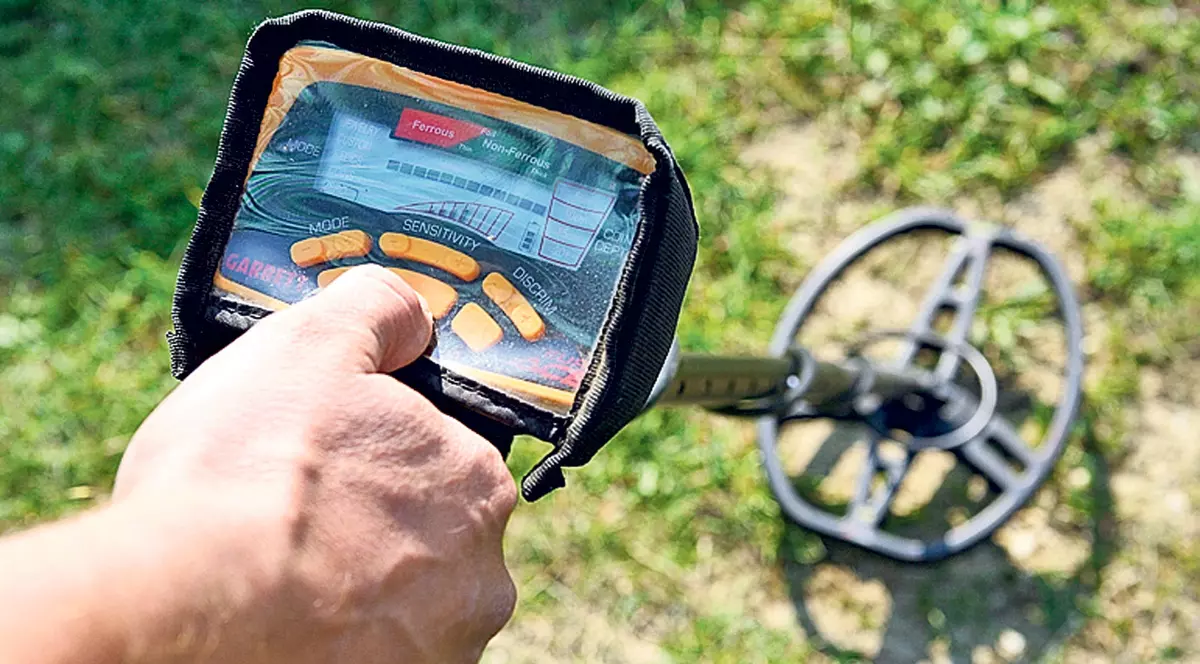 Căutătorii de comori, prinşi cu detectorul de minciuni