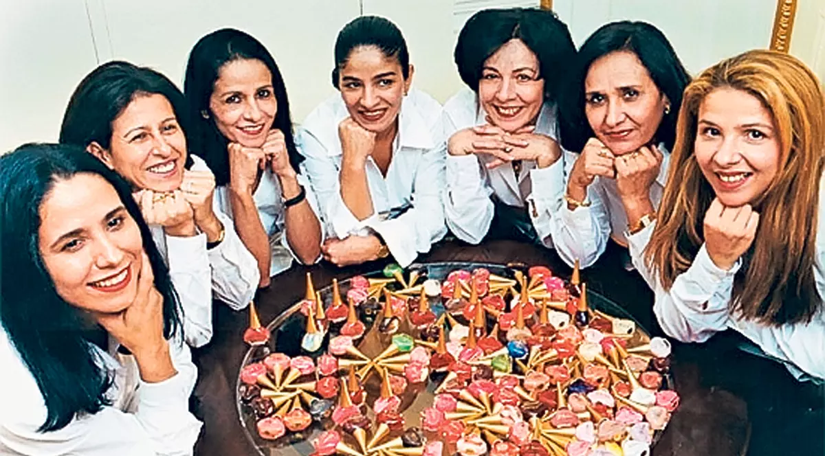 Tratamente cosmetice pentru zona intimă! Celebrele J Sisters din New York dau o lovitură sub centură