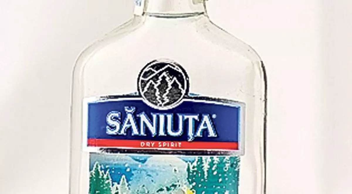 După 25 de ani | Vă mai amintiţi de votca Săniuţa din sticle «Motorola»?