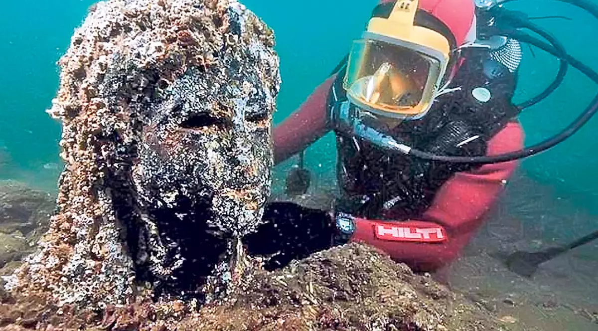 Comoara din Mediterană! Scafandrii scot la suprafaţă vestigiile unui oraş de legendă