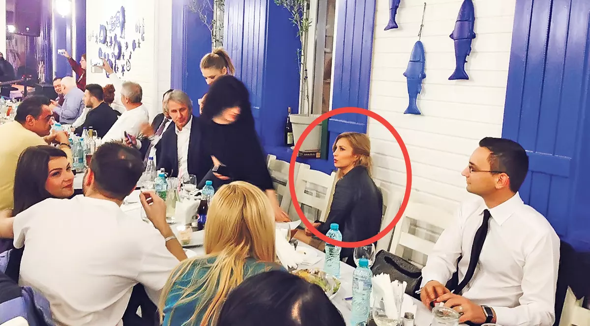 EXCLUSIV | Acuzaţiile de adulter şi trădare i-au slăbit nervii Lorei. A «ras» câteva pahare de vin pentru curaj