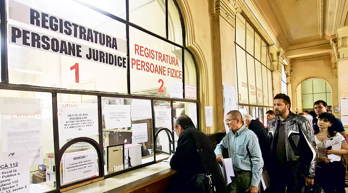 Sporul pentru risc şi suprasolicitare neuropsihică de 50% al funcţionarilor publici