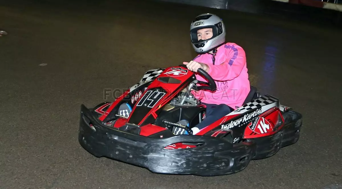 FOTO&VIDEO / "Extratereştrii" s-au distrat la karting