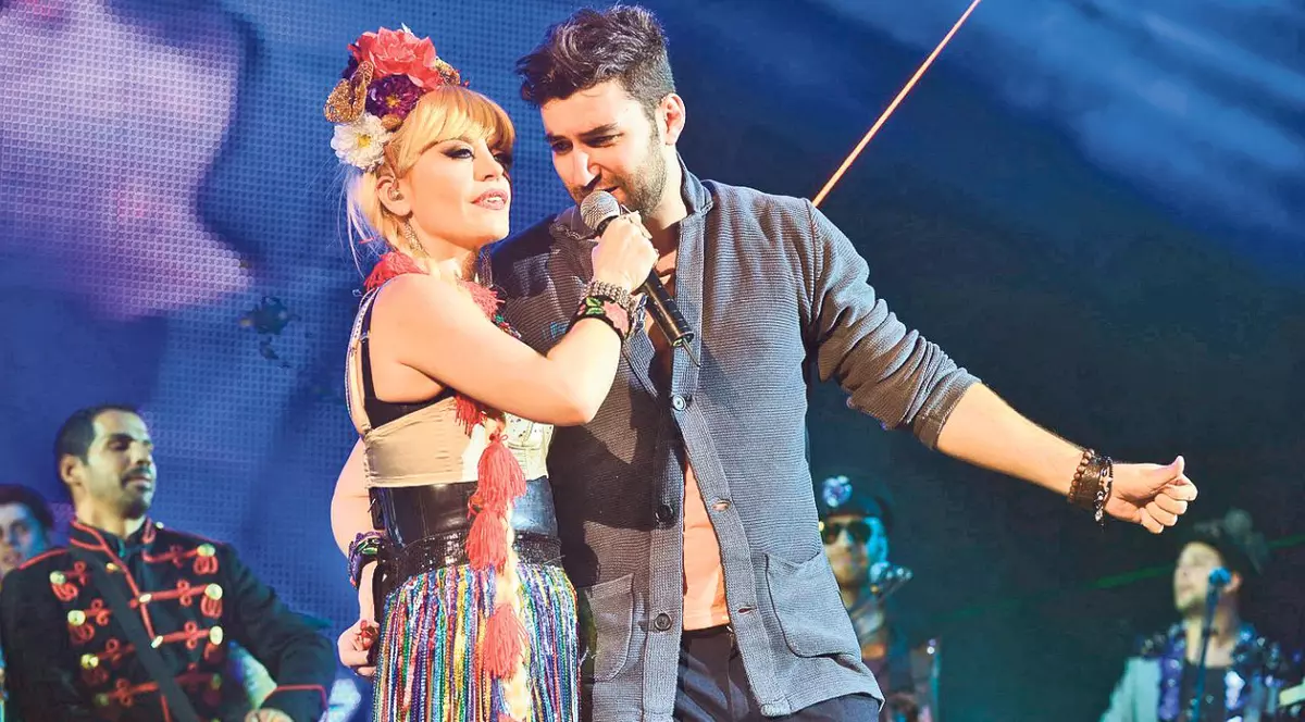 Loredana câştigă fabulos în decembrie! Nici Smiley sau Andra nu stau rău la capitolul bani