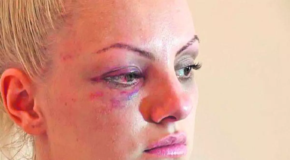 LOVITURĂ ÎNGROZITOARE PENTRU ALEXANDRA STAN. "Divorţează!"