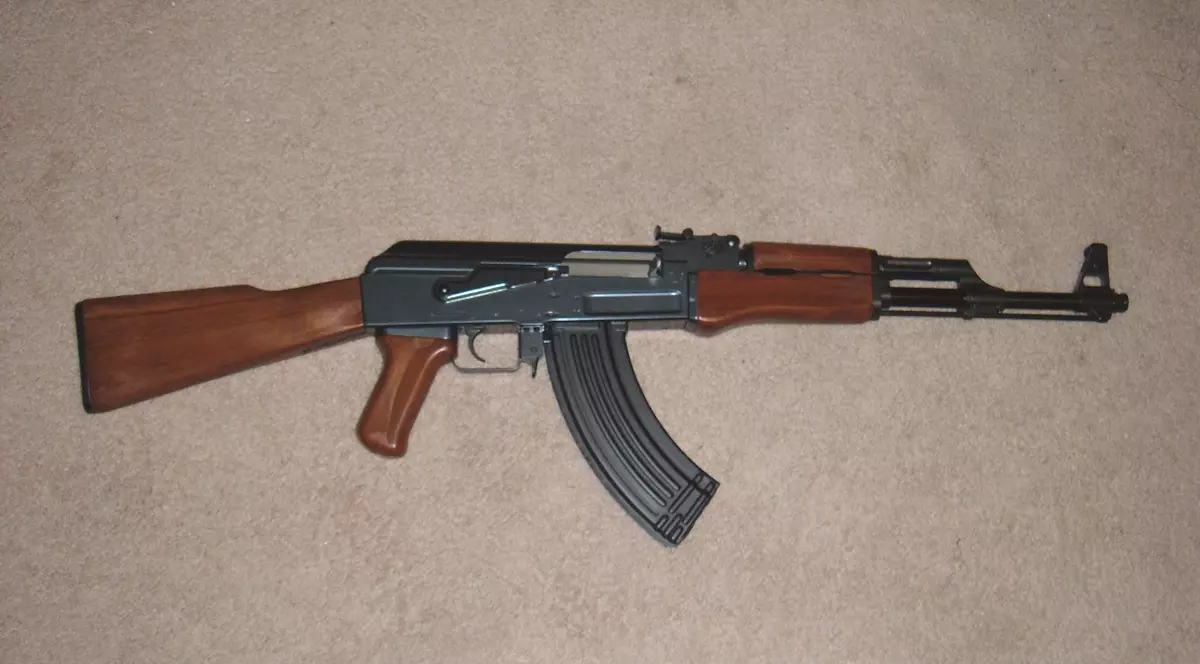 INCREDIBIL! Un copil de 12 ani a fost OMORÂT de poliţie din cauza unui pistol de jucărie!