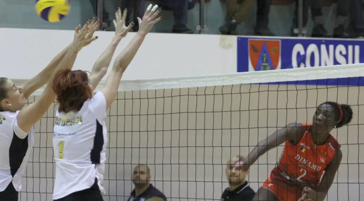 CSM București a pierdut (0:3) în fața lui Dinamo