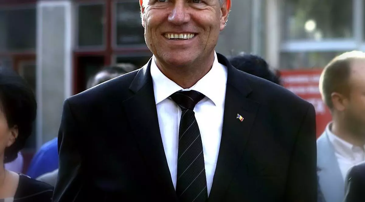 SECRETUL NUMELUI președintelui ales! IOHANNIS sau JOHANNIS? 