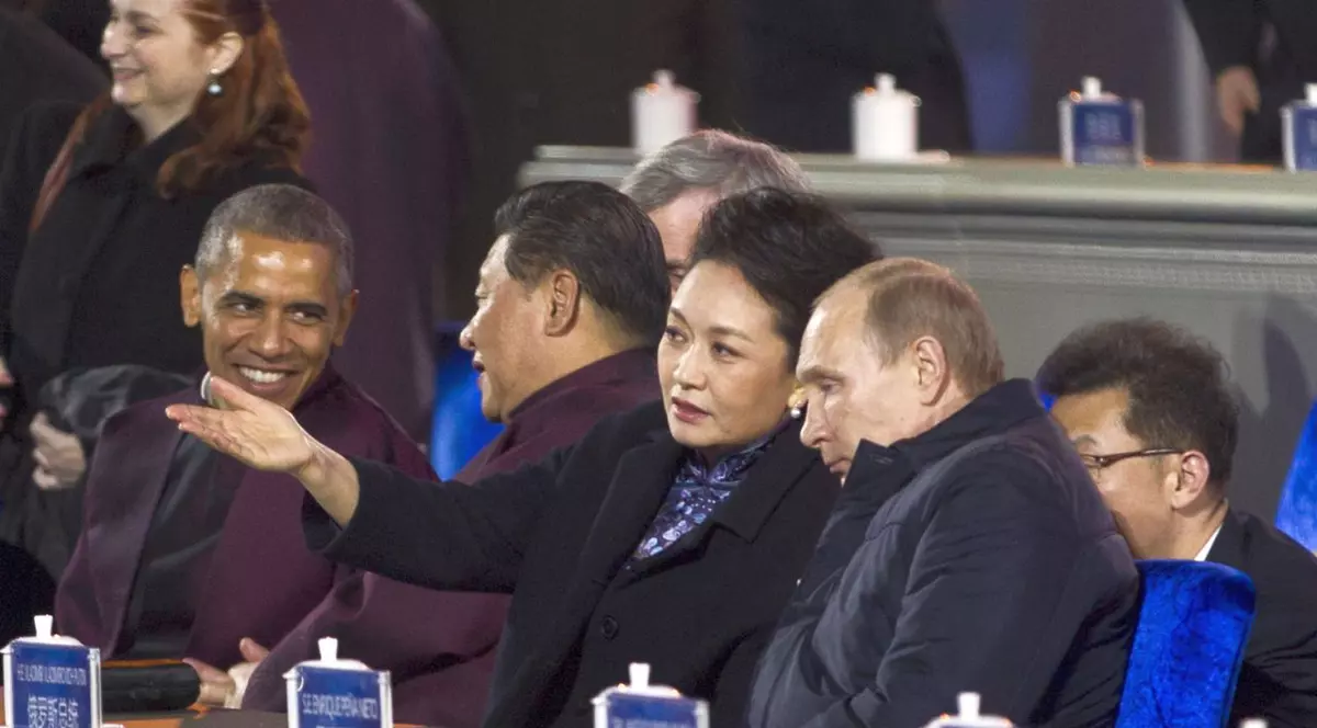 Gafa lui Vladimir Putin, care i-a înfuriat pe chinezi! Ce a făcut în prezenţa Primei Doamne a Chinei | FOTO