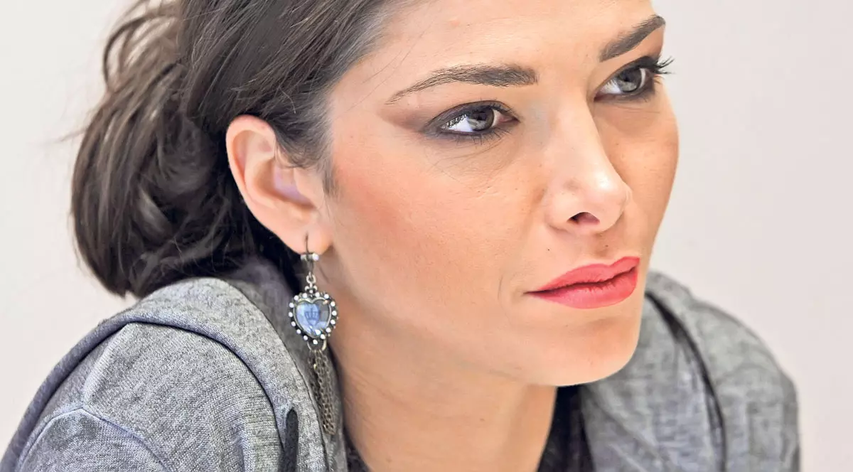 Săraca fată celebră | Alina Puşcaş a trecut prin atâtea cumpene, că a ajuns să se întrebe dacă nu este blestemată! EXCLUSIV