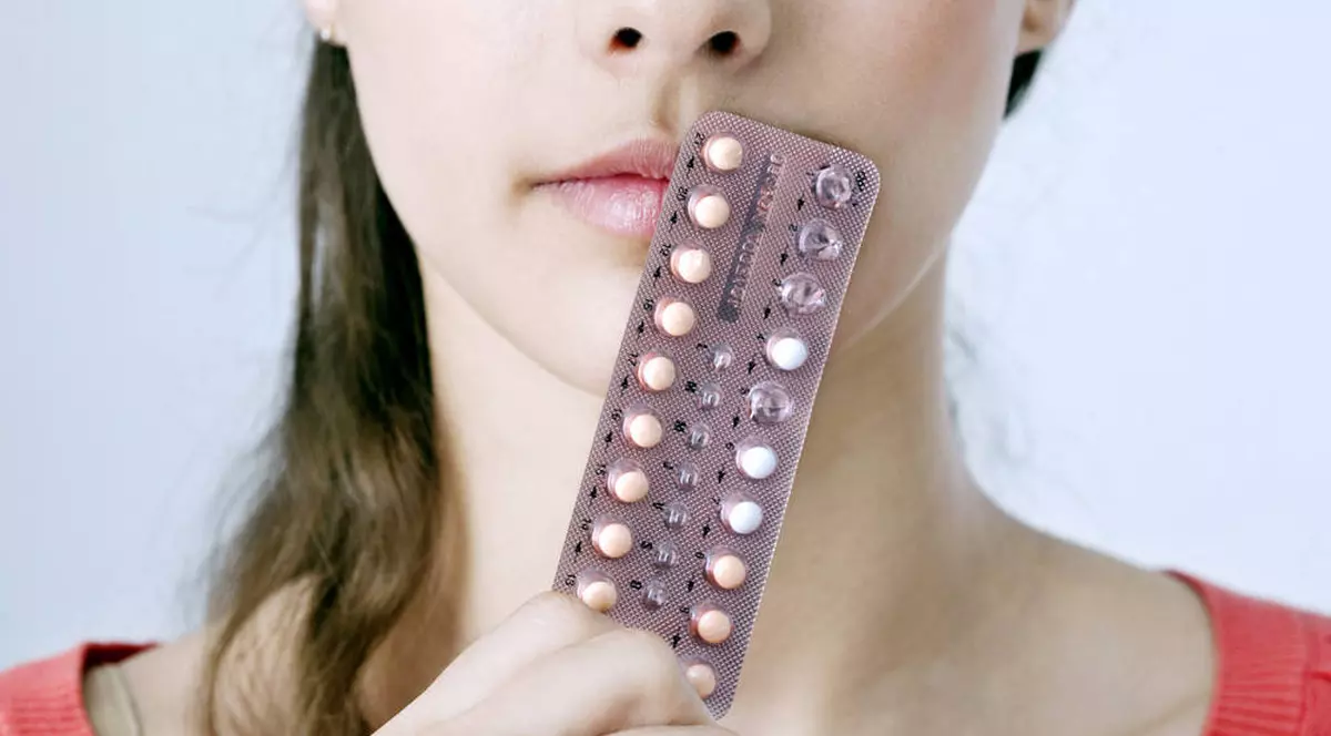 CE SE ÎNTÂMPLĂ ÎN CORPUL TĂU dacă iei pilule contraceptive