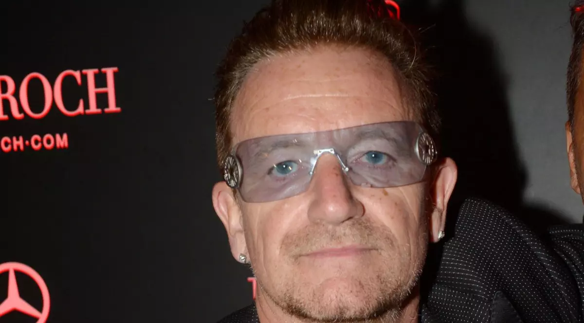 Solistul de la U2, la un pas de moarte, după ce UȘA AVIONULUI în care călătorea A CEDAT