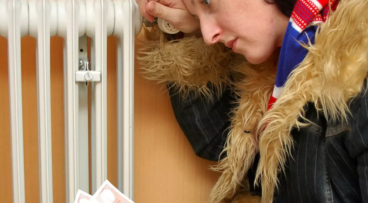 Ba ne lasă în FRIG, ba ne dau CĂLDURĂ. CUM se CONTRAZIC RADET și ELCEN, pe NERVII bucureștenilor