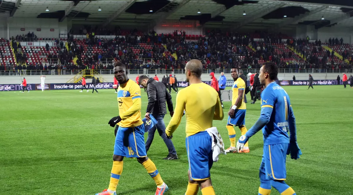 Adio, dar rămân cu tine! ^”O să fiu mereu un lup galben!”