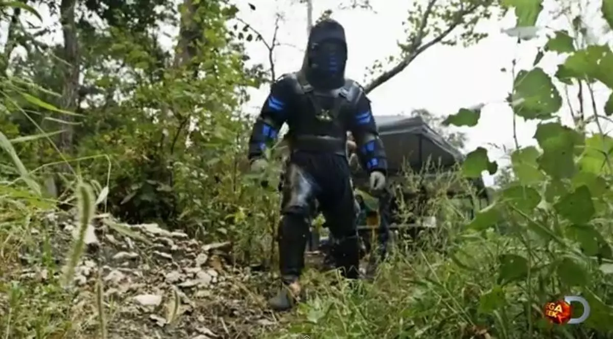 Un BIOLOG vrea să se lase MÂNCAT de viu de un ANACONDA | VIDEO