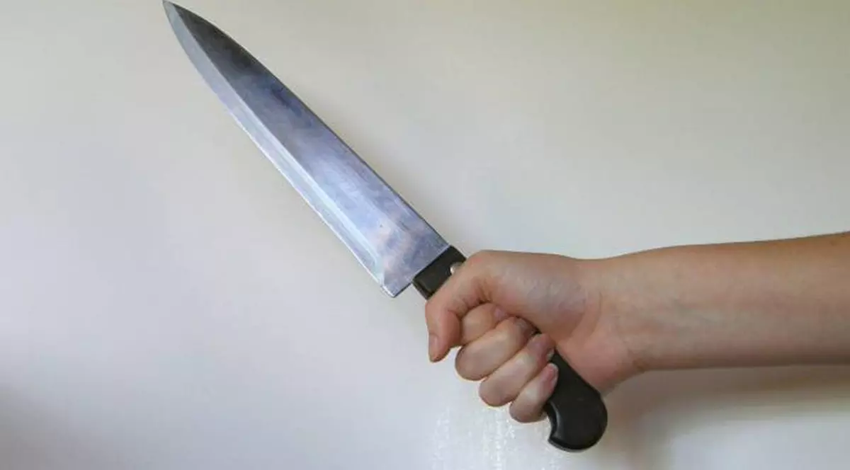 Incident şocant la Braşov! Un tânăr care livra pizza, înjunghiat de doi clienţi de 18 ani