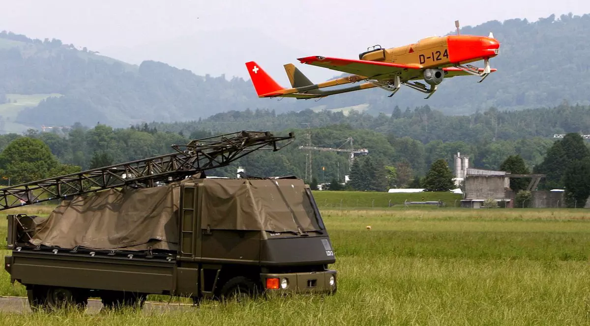 Trei români, arestaţi în Elveţia cu ajutorul unei drone