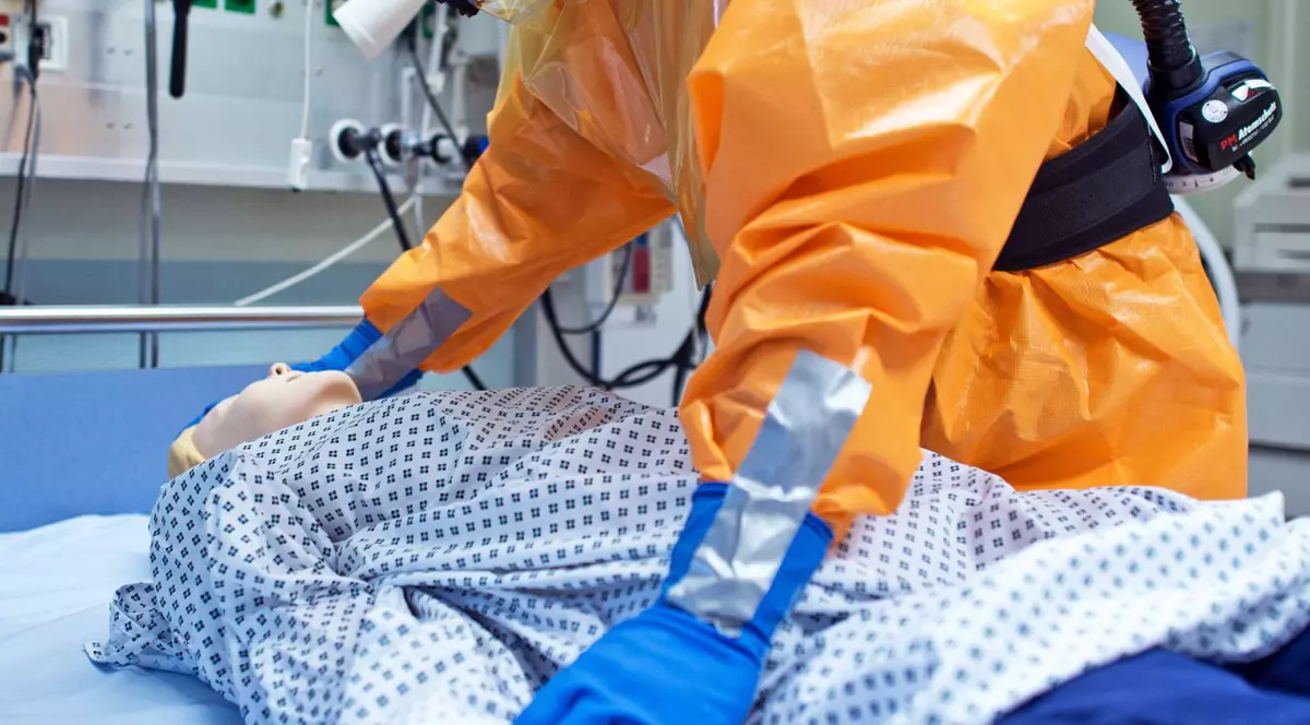 DIN NOU ALERTĂ de EBOLA. Un TURC care a fost în ROMÂNIA, INTERNAT de urgență