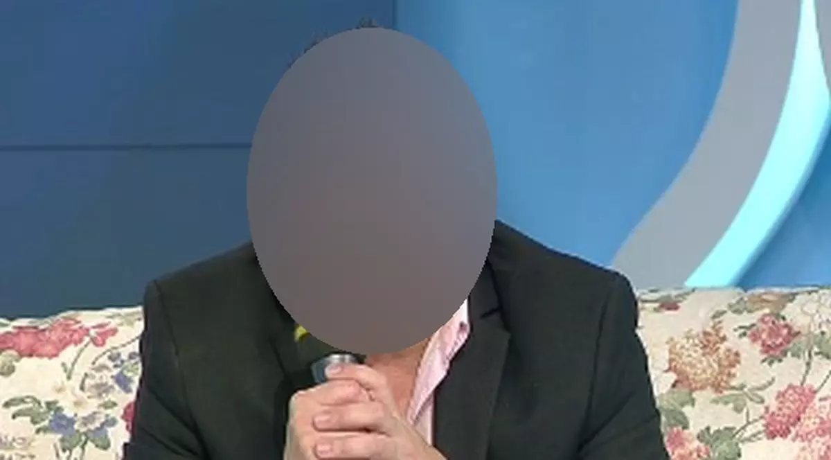 Peste două zile DIVORȚEAZĂ! EL PLÂNGE și SE TĂVĂLEȘTE