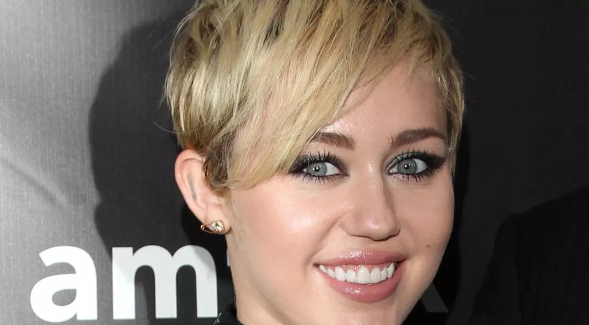 Miley Cyrus are un nou iubit. Iată cum arată tânărul care este FIUL UNUI CELEBRU ACTOR AMERICAN!