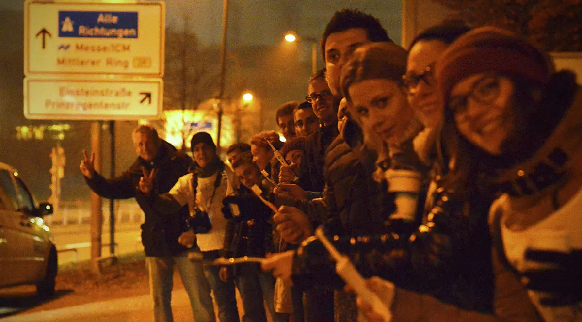 ALEGERI PREZIDENȚIALE 2014. Românii din DIASPORA, cozi impresionante la urne FOTO&VIDEO