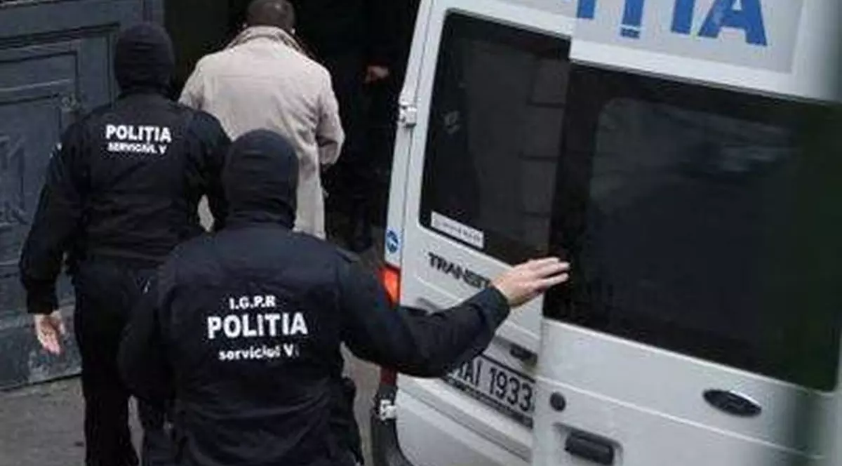 Şefii Poliţiei din Bistriţa-Năsăud, reţinuti de DNA