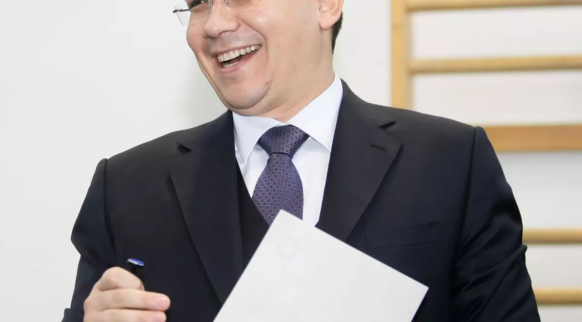 DEZVĂLUIRE SURPRIZĂ! Victor Ponta A VOTAT PRIMA DATĂ la 17 ani! PE CINE A PUS ȘTAMPILA?