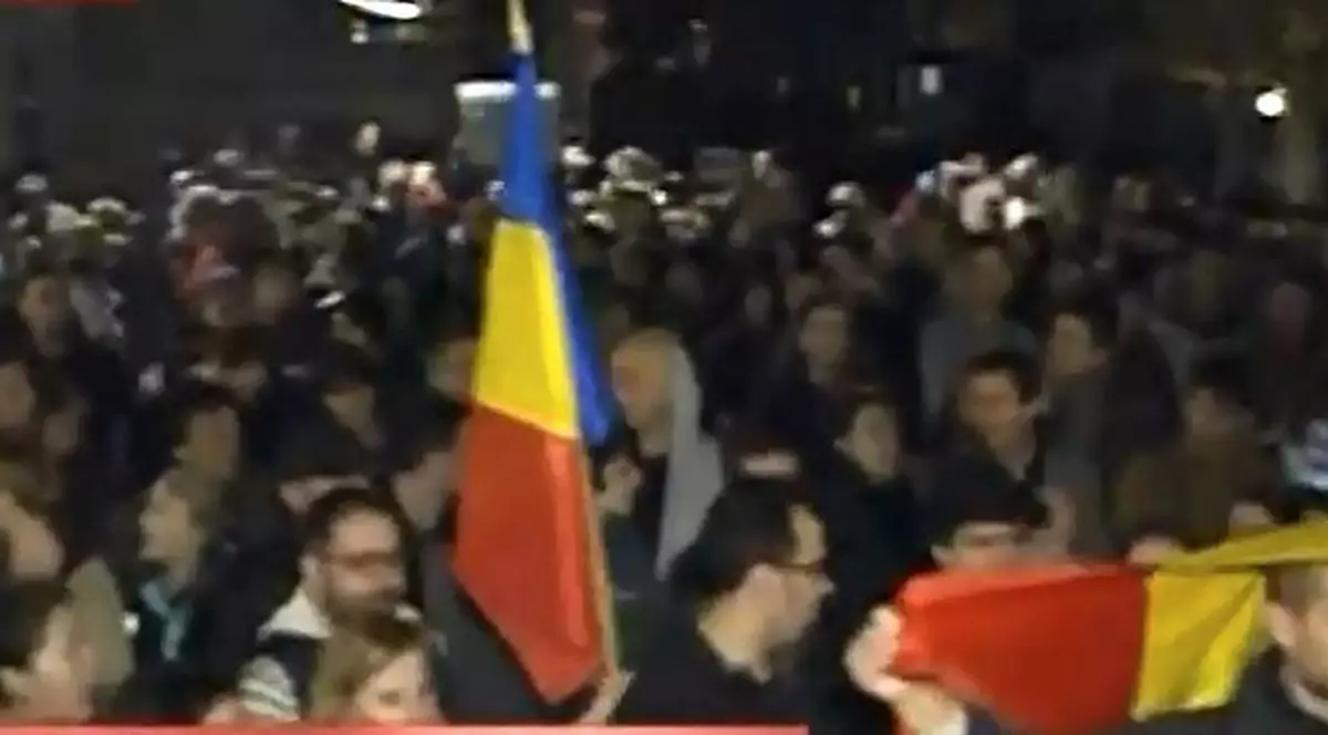PROTESTE DE AMPLOARE în centrul Bucureștiului, în Timișoara și în Cluj!
