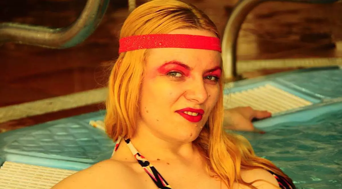 Rouge, chemată în America!