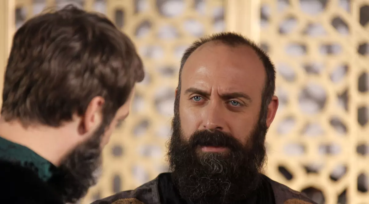 EXCLUSIV/ Divorțează sau nu Suleyman Magnificul? Actorul Halit Ergenc răspunde zvonurilor legate de separarea de soția lui