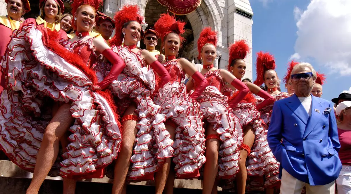 SUPER PERFORMANȚĂ! Dansatoarele de la MOULIN ROUGE, TREI noi RECORDURI MONDIALE! | VIDEO