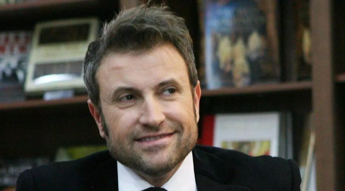 CĂTĂLIN BOTEZATU, despre BĂTRÂNEȚE: ”Vreau SĂ ÎMI ADUCĂ UN PAHAR cu APĂ o TIPĂ de 18 ANI!”