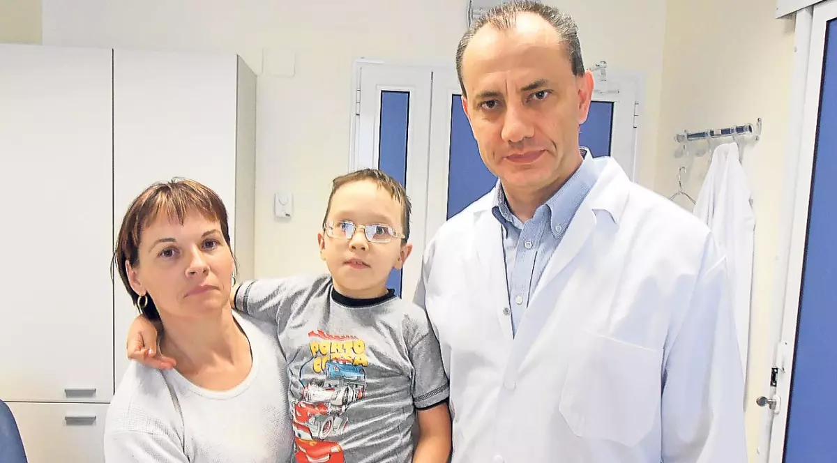 Ştefănuţ speră ca Moşul să îi aducă banii de consultaţie!