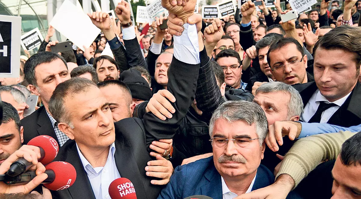 Jurnalişti din Turcia arestaţi la ordinul preşedintelui