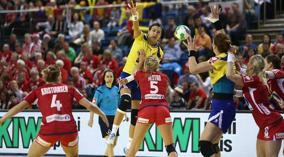 Start lansat la CM: România - Porto Rico 47-14. ^Meci fără istoric, în fața unor amatoare grăsuțe. Am marcat și cu portarul!