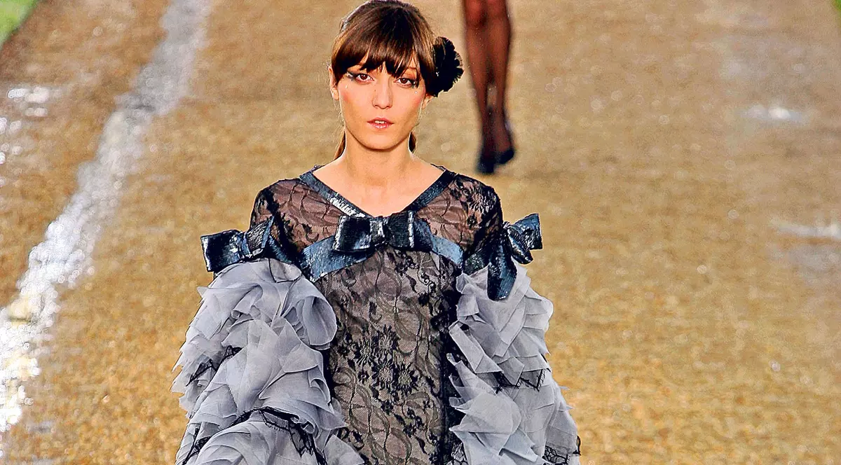 EXCLUSIV | Irina Lăzăreanu este topită după sarmale şi ciorbă afumătură