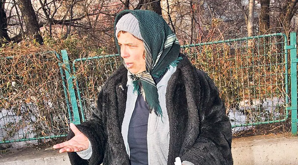 CE NE ENERVEAZĂ | Cerşetorii care pot munci şi stau cu mâna-ntinsă