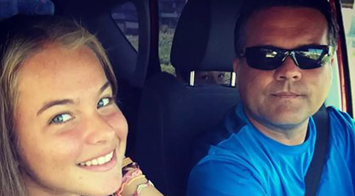 FOTO / Cazul HALUCINANT al sportivei lovite de tată pe terenul de tenis face înconjurul lumii