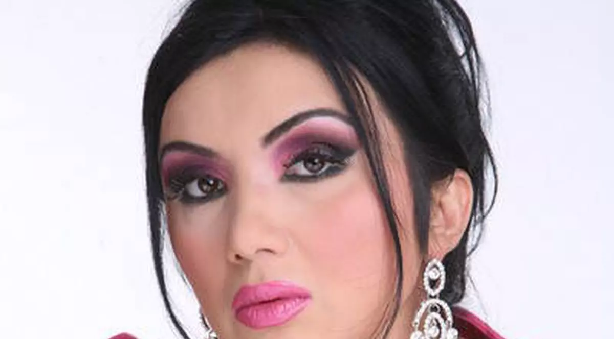 ADRIANA BAHMUȚEANU, categorică: ”M-am SĂTURAT să MĂ ARATE LUMEA cu DEGETUL!”