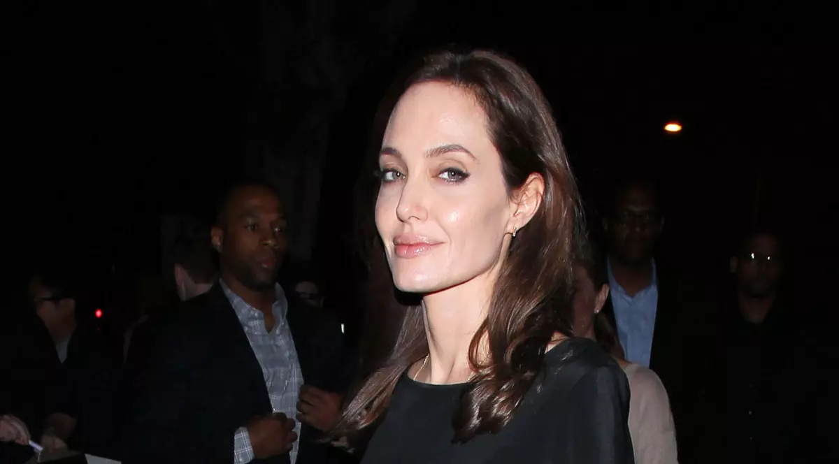 ANGELINA JOLIE, făcută PRAF DE UN PRODUCĂTOR CELEBRU: ”ESTE O ACTRIȚĂ PLINĂ DE FIȚE și NETALENTATĂ”