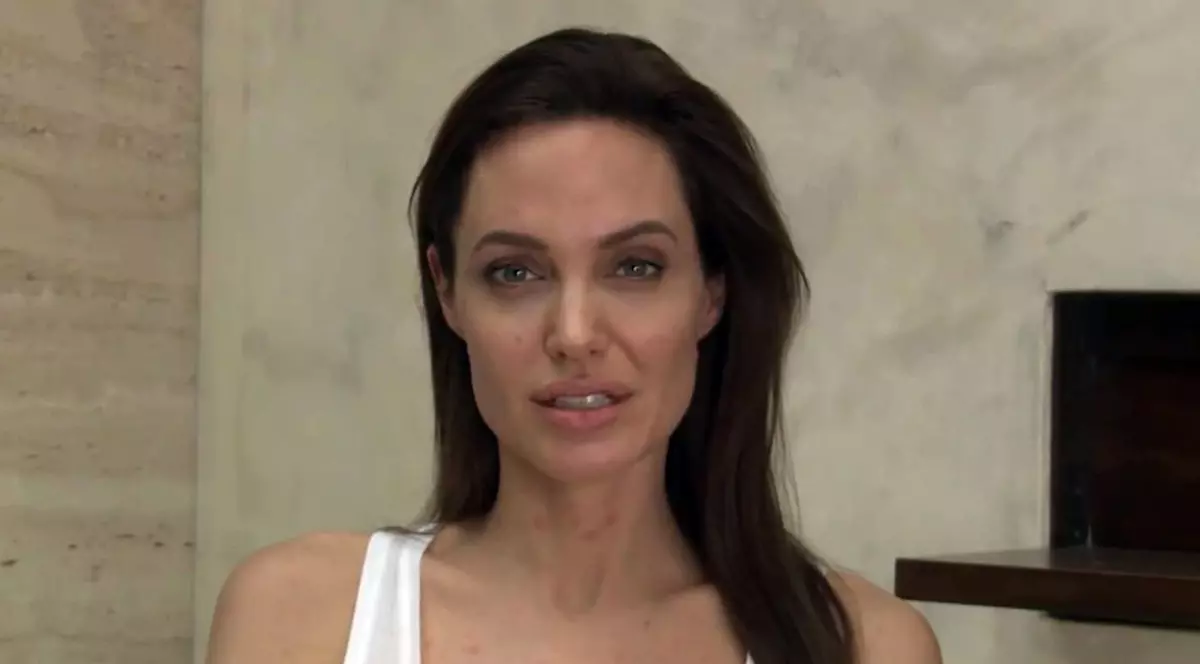 Un CÂNTĂREȚ CELEBRU susține că a fost RĂPIT la ordinul Angelinei Jolie: ”Mi-au dat una în cap”