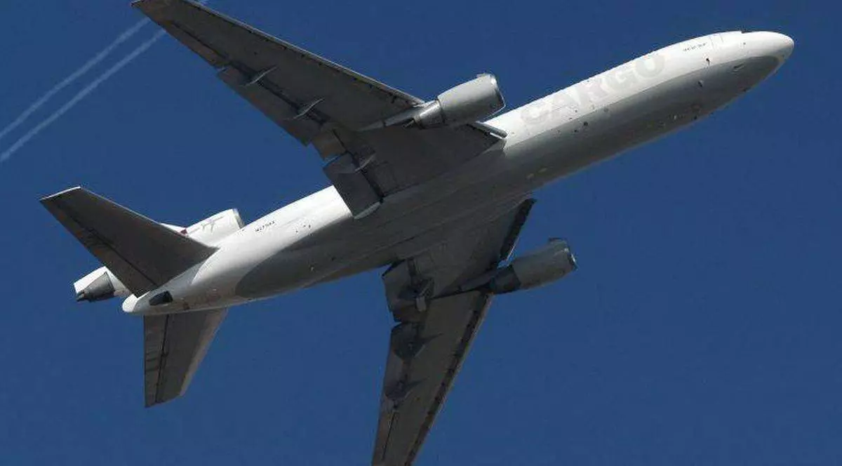 ATERIZARE FORȚATĂ, la Londra!